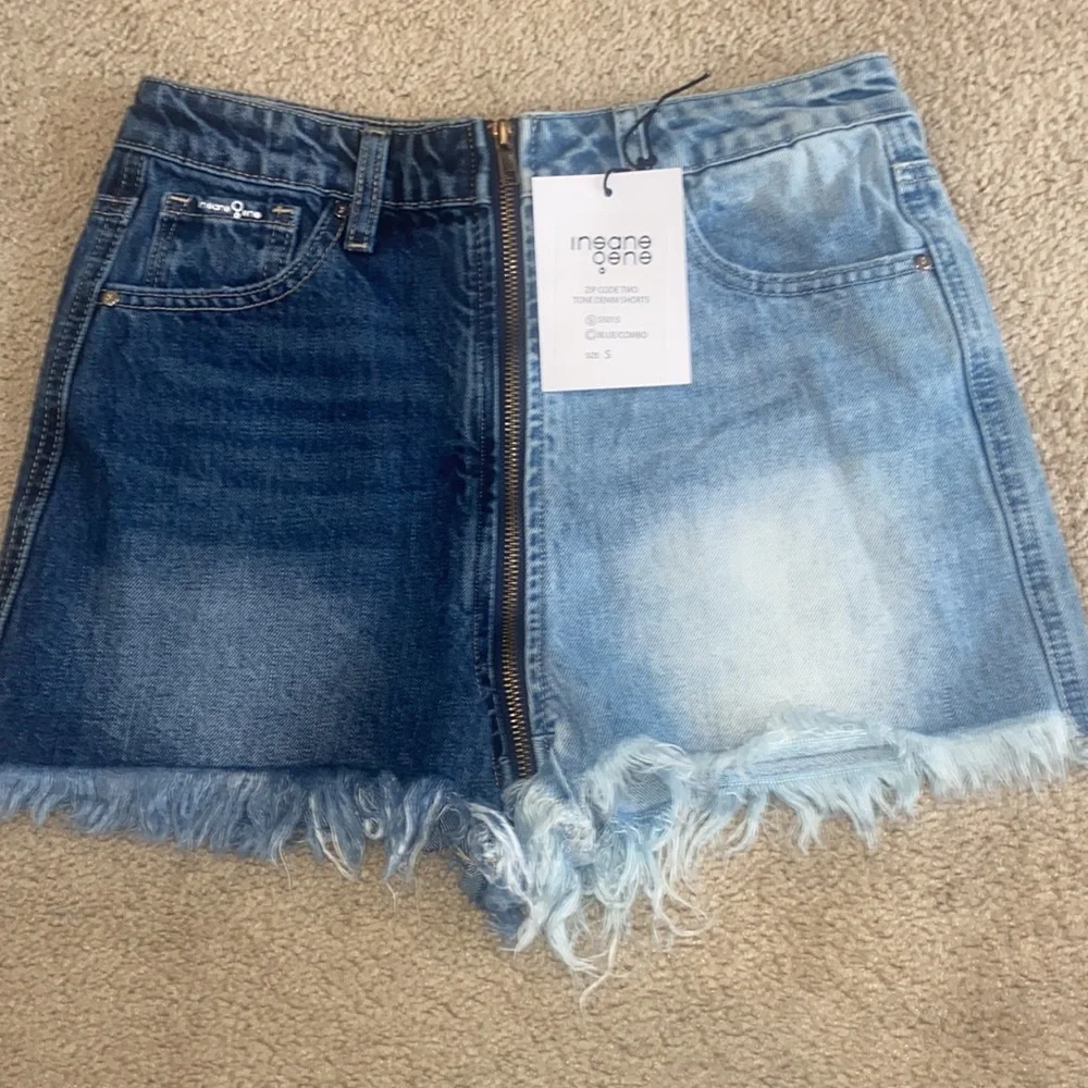 NWT Insane Zone two tone zip shorts size small - Picture 4 of 8